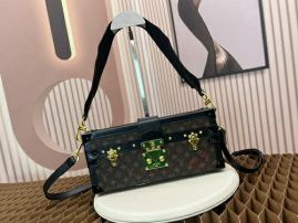 Picture of LV Lady Handbags _SKUfw135967393fw